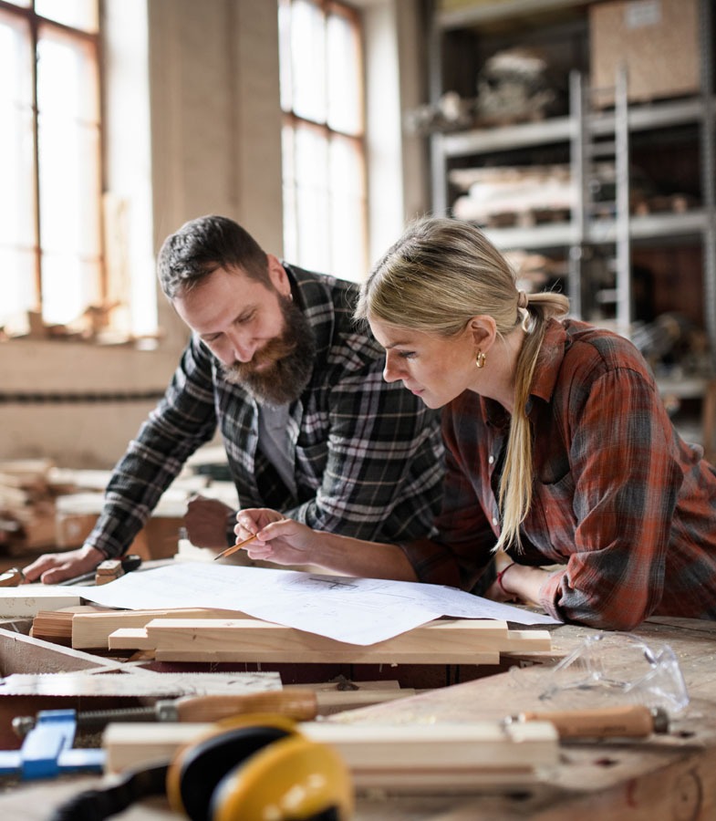 carpenters man and woman